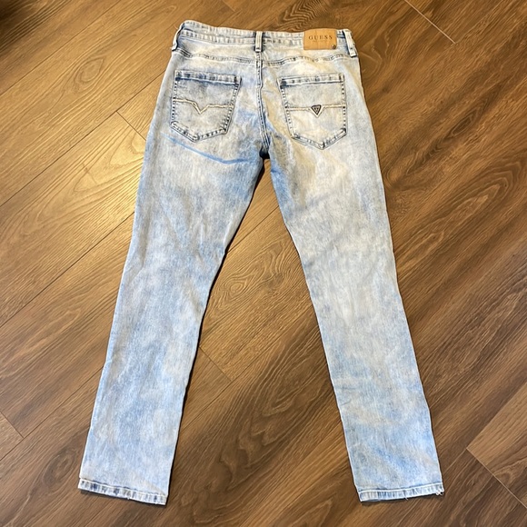 Guess Jeans - Picture 2 of 4